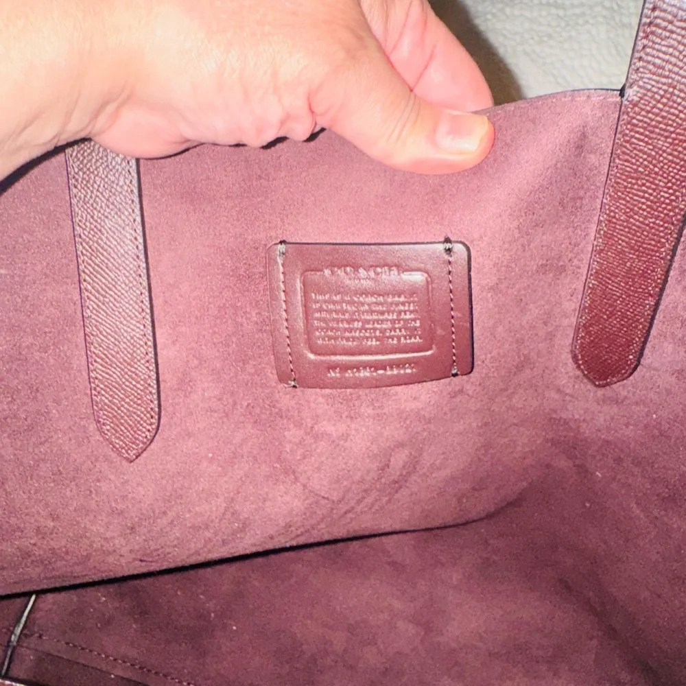 COACH REXY & CARRIAGE  BLACK/MULTI LEATHER repeat Glitter tote. Rare! - Picture 5 of 15